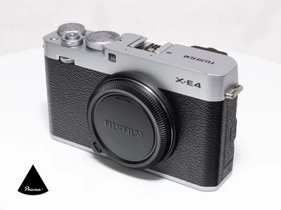 FUJIFILM Fuji X-E4 Body Gehäuse silber / sehr gut in OVP - Bild 1 von 4
