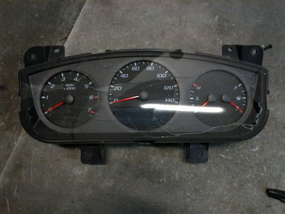 06 CHEVY IMPALA INSTRUMENT CLUSTER SPEEDOMETER TACH ODOMETER - Imagem 1 de 1