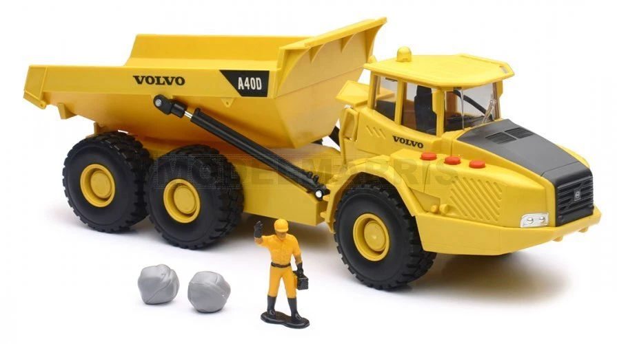 New Ray 01018 1/32 Volvo A40D [Light & Sound - Try Me] - Image 1 of 1