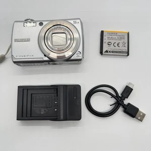 Fujifilm FinePix F Series F100FD 12.0MP Compact Digital Camera Tested Working - Bild 1 von 10