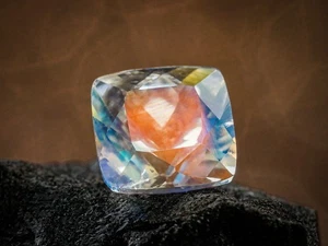 Piedra preciosa de luna arco iris dorada de 1,15 quilates facetada 6x6x5 mm forma cuadrada - Imagen 1 de 3