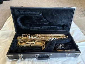 Jupiter JAS-767 Alto Saxophone with Case & Stand - Gold Lacquer - Used - Picture 1 of 13
