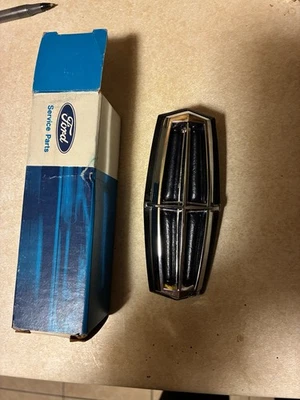 Lincoln Mark V 1979 serie de coleccionistas nuevo en stock cubierta de bloqueo de maletero azul oscuro ¡¡Raro!!!  Foto 1 de 4