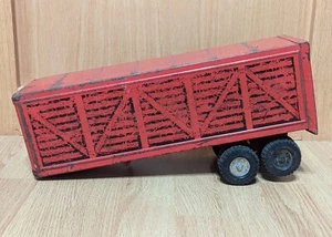 Vintage ERTL Red Toy Bull Cattle Hauler Pressed Steel Livestock Trailer ONLY 16" - Picture 1 of 12