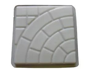 Circle Brick Paving 16in Paver Concrete Stepping Stone Craft Mold 2008 - Picture 1 of 2
