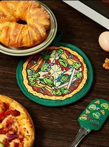 New TEENAGE MUTANT NINJA TURTLES Pot Holder GREEN Kitchen PIZZA Oven Mit TMNT - Picture 1 of 6
