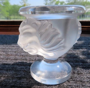 Jarrón Lalique esmerilado Tete de Lion Head, brote, firmado - Imagen 1 de 7
