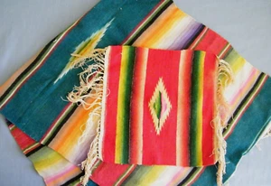 2 Vintage Mexikanische Serape Wolle Läufer Mehrfarbig Fransen & Matte - Bild 1 von 15