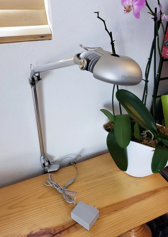 Humanscale LED Element 790 Task Light w/ Flex Arm & Clamp Base, 6w = 90w - Image 1 of 4