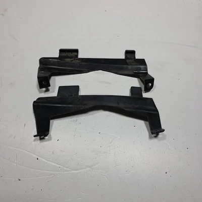 volvo s60 2004 车头灯雨刮器支架停止限制器对 — 第 1/4 张图片