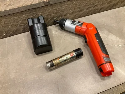 Controlador de pivote inalámbrico Black & Decker VP810 taladro VersaPak dorado batería y cargador Foto 1 de 4