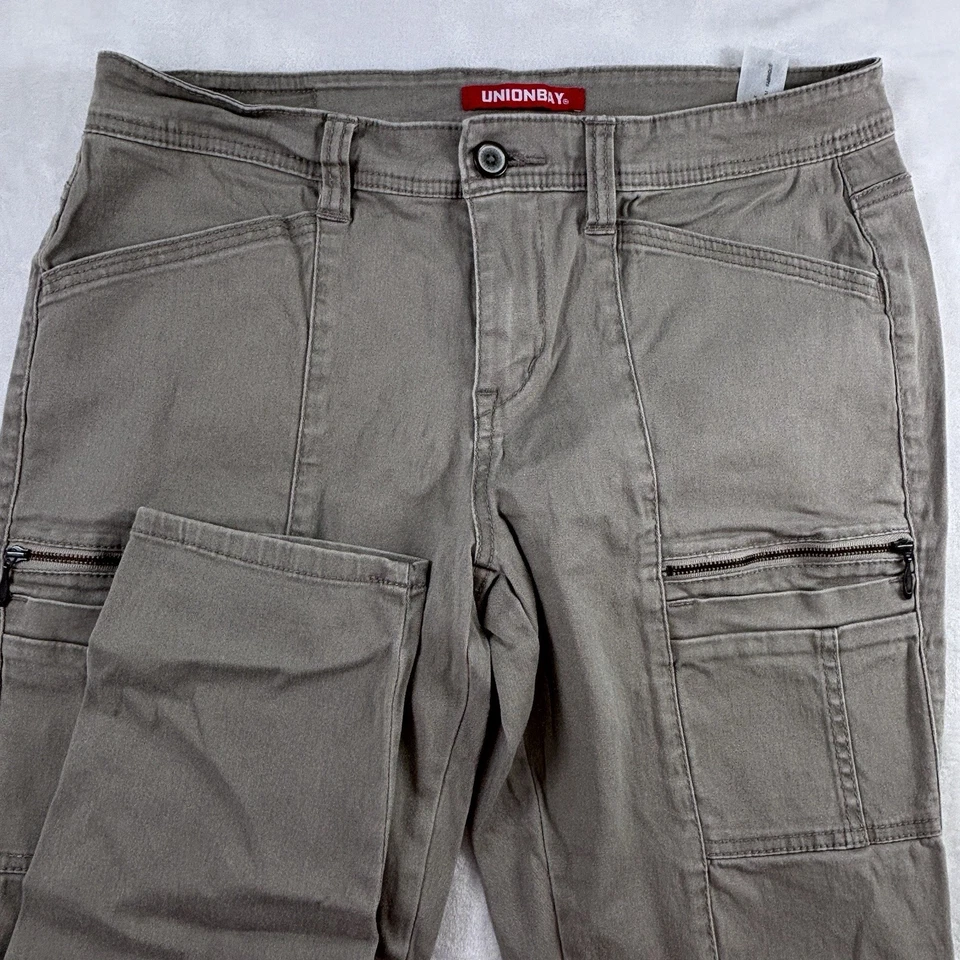 Pantalones cargo rectos de tiro medio Unionbay para mujer talla 11 tostados elásticos RN 60307 Foto 1 de 4