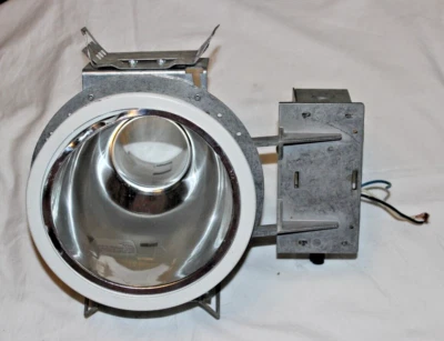 CAPRI LIGHTING ROUGH-IN SECTION RECESSED LIGHTING FIXTURE AE11X - Image 1 of 4