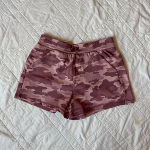 Camo athletic shorts runway pinkish brown girls size 14 athleisure lounge spring - Picture 1 of 5
