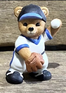 Baseball Bear figurine, HJ&G porcelain - Picture 1 of 11
