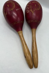 Vintage Pair of 2 Wooden Maracas Instrument Hand Carved Bermuda Souvenir - Picture 1 of 3