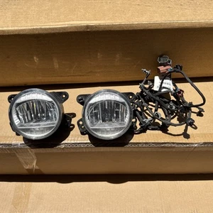 2018-2024 Jeep Wrangler Gladiator LED Fog Light LEFT & RIGHT *SET* OEM 68307273 - Picture 1 of 10