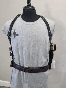 Shoulder holster for 1911 4in or longer Black  RH with mag pouch.  - Picture 1 of 4