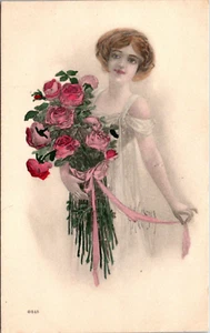 ILUSTRACIÓN FIRMADA POR ARTISTA - BLANCO - MUJER SOSTIENE RAMO ROSA - POSTAL DE COLECCIÓN - Imagen 1 de 2