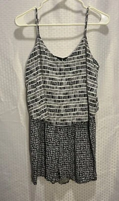 Mono mameluco para mujer Old Navy blanco y negro M mini ropa de club nocturno con tiras fluido Foto 1 de 4