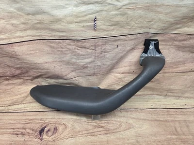 Manija interior de la puerta del lado del conductor delantera izquierda Toyota Sequoia/Tundra 2001-2007 OEM Foto 1 de 4