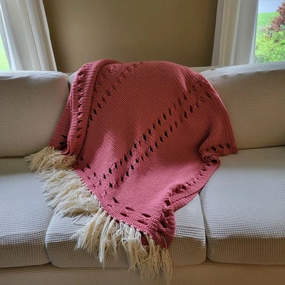 Vintage Hecho a Mano Lg Crochet Granny Chic Tiro Afgano Calado Rosa Crema Flecos Foto 1 de 4