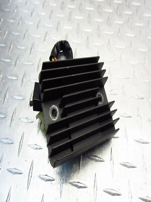 2003 02-05 Moto Guzzi California EV 1100 retificador regulador de tensão vintage - Imagem 1 de 4