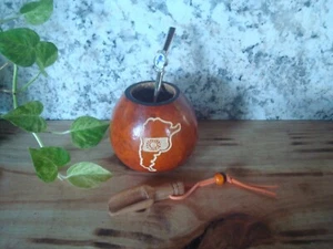 Logotipo Mate Argentino - Calabaza - Hecho a Mano - Pajita con Logo + Cuchara BONO - Yerba Mate - Imagen 1 de 4