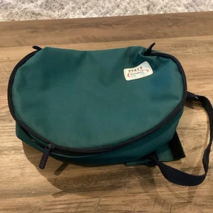 Pyrex Borsa da Trasporto Portatile Way To Go 4,5 Qt Verde Isolata Manico Caldo e Freddo - Foto 1 di 13