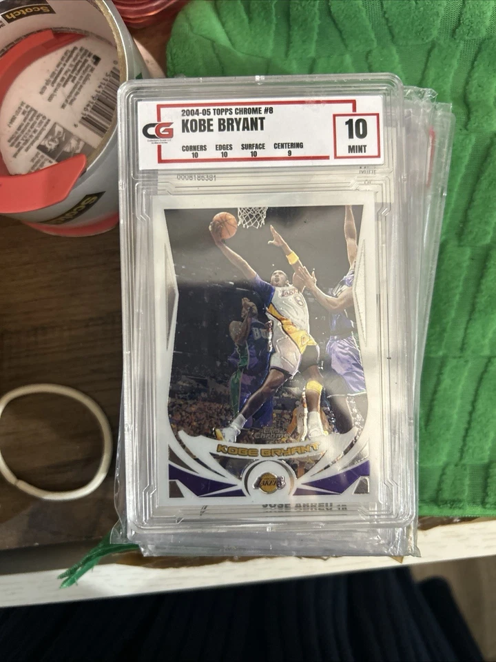 2004-05 Topps Chrome Kobe Bryant #8 Lakers CG 10 - Image 1 of 1