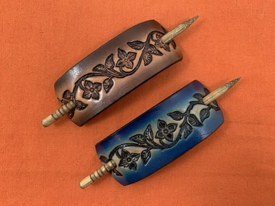 2 pasadores de pelo de cuero con palos, cola de caballo, flor floral azul hechos a mano #218 Foto 1 de 4