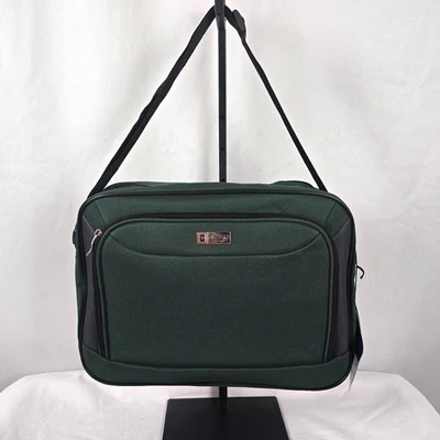Bolsa para laptop Chaps Sedona Collection verde preta 15,5" x 11" x 3" - Imagem 1 de 4