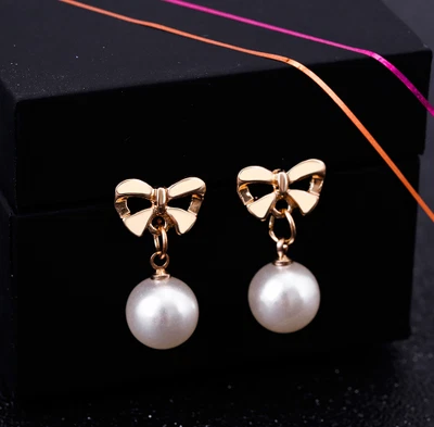 Hypoallergenic Heart-shaped Zircon Earrings Women's Bow Pearl Earrings - Image 1 of 4