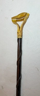 Antiguo bastón bastón de madera de cuerno de búfalo tallado a mano Foto 1 de 4