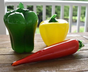 Hand Blown MURAON STYLE DECORATIVE Art Glass PEPPERS Natural Size - Picture 1 of 13