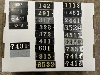 Lote De Colección Gamewell Bomberos-Policía-Caja de Alarma Etiquetas Número Placas Caja Maestra Foto 1 de 2