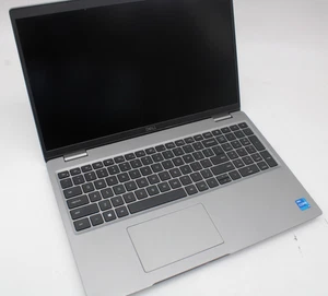 Dell Latitude 5520 - Intel i5 11a generazione, senza SSD, senza RAM - NON SPEDISCO, RICAMBI - Foto 1 di 7