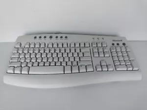 Microsoft Beige Multimedia Keyboard PS/2 Retro Gaming RT9443 - Picture 1 of 6