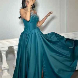 Vestidos de fiesta de noche hasta el suelo con cuentas sin tirantes laterales divididos - Imagen 1 de 13