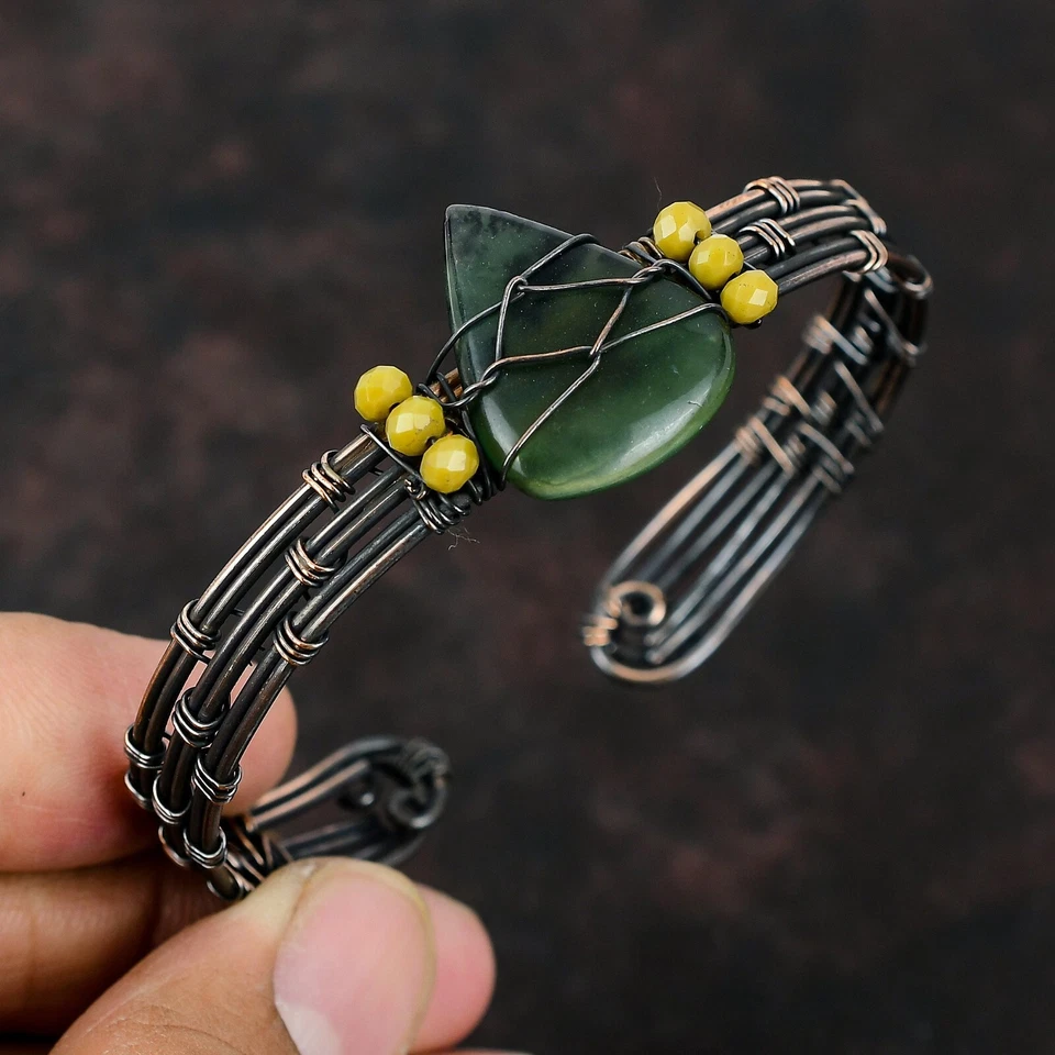 Brazalete envuelto en alambre de cobre cuentas de coral amarillo jade verde natural chakra corazón Foto 1 de 4