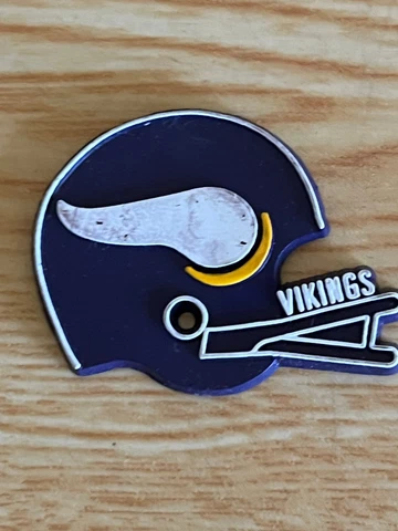 Vintage NFL Minnesota Vikings Magnet Football Helmet Cover