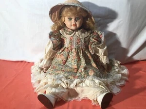 Alte Puppe, Kopf Hände und Füße aus Keks, Höhe 58 cm - Bild 1 von 9