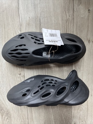 UK6 Adidas Yeezy Foam Runner Onyx Nuove Spedizione veloce ⚫️? HP8739