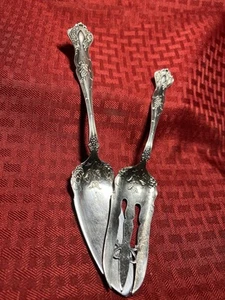 1847 ROGERS*VINTAGE GRAPE PATTERN*PASTRY& PIE SERVERS*3 DIFFERENT ONES*1904-VGC - Picture 1 of 6
