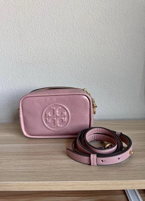 Tory Burch Perry Bombe 迷你粉色斜挎包 — 第 1/4 张图片