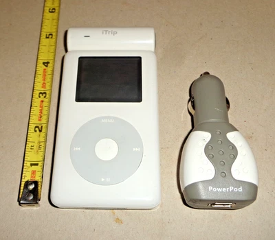 Apple iPod MP102 HP INVENT 4th Generation (20 GB) White BUNDLE - Image 1 of 4