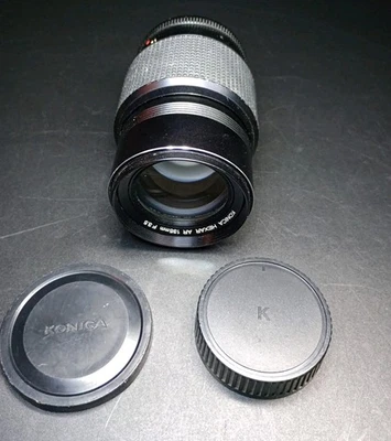 Capucha incorporada con tapas lente Konica Hexanon AR Mount 135 mm 3,5 MF de colección Foto 1 de 4
