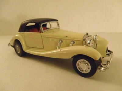 Yatming No. 8502 Mercedes 540K Cabriolet with pull-back - Diecast metal - Image 1 of 4