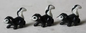 Skunk statuine miniatura piccolo set di 3 nasi rosa in ceramica dipinte a mano non marcate - Foto 1 di 1