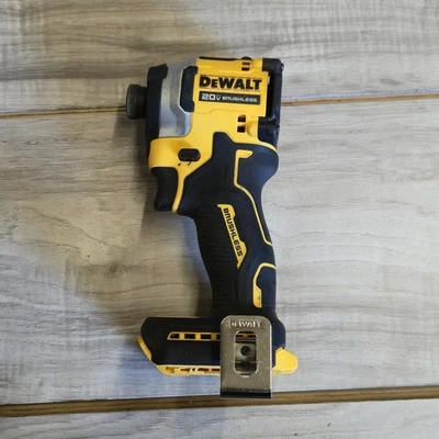 DEWALT DCF850 ATOMIC 20V MAX 1/4” Destornillador de Impacto (Solo Herramienta)- PARA REPUESTOS O REPARACIÓN Foto 1 de 4